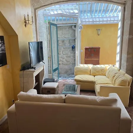 100 M2